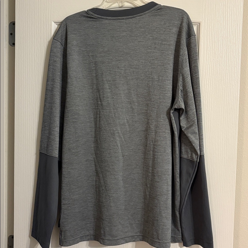 Nike Dri-FIT Gray Performance Top - Picture 4 of 4